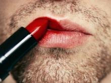 Трансвеститам в России запретили управлять автомобилем