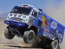 'Дакар-2015': Три экипажа 'КАМАЗ-Мастера' сохраняют лидерство после 9 этапов