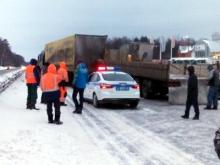 На трассе М-7 столкнулись четыре большегруза