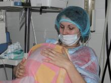 В КДМЦ начали выхаживать детей по методу «кенгуру»