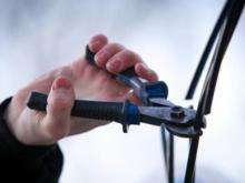 На проходной Автомобильного завода задержан несун, обмотавший вокруг тела 12,7 кг кабеля