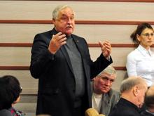 Гендиректор ОАО 'РИАТ' спорит со своим заместителем о полученной прибыли