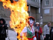 Челнинские пожарные запрещают сжигать чучело зимы во дворах