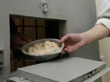 Арестованных и задержанных будут кормить по повышенным нормам питания