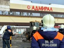 Челнинские спасатели ищут жертв пожара в торговом центре 