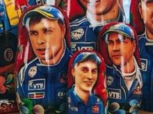 Спонсор команды 'КАМАЗ-мастер' приготовил гонщикам подарки в виде матрешек