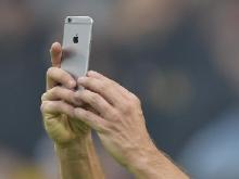 Пожарные в Казани сделали селфи на фоне горящего торгового дома 'Адмирал'