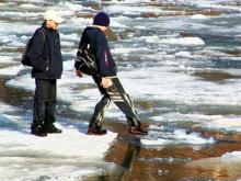 Челнинские сотрудники МЧС выехали по тревоге спасать детей на льду