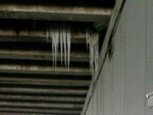 Под мостом возле мэрии затаилась смертельная опасность