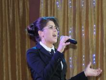 Лидеры молодежного телепроекта «Голос Челнов» - Алена Наджафова, Дилюза Хабиева и Виктория Качуровск