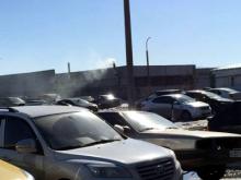 Жители 54 комплекса жалуются на чёрный дым из гаража