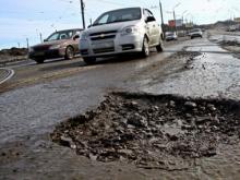 Ямы на улицах Королева и Ахметшина ликвидируют за неделю