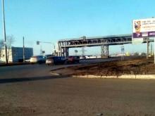 На светофоре на улице Машиностроительная нужно установить кнопку для пешеходов