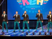 Смотрим игру Международной лиги КВН, в которой приняла участие команда из Набережных Челнов