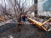 В Набережных Челнах сегодня утром упала строительная люлька, зажав трех рабочих