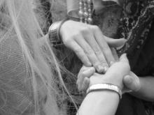 Мошенница убедила челнинку, что злые чары наложены на ее золотые украшения