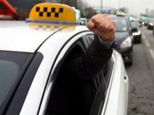 Таксистам не понравился некачественный асфальт