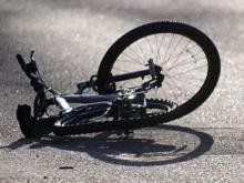 Во дворе дома в Набережных Челнах автомобиль сбил мальчика на велосипеде