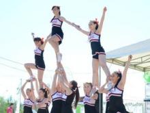 Команда из Набережных Челнов соревнуется в черлидинге в Самаре