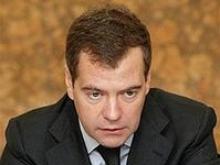Дмитрий Медведев согласен, что поднимать пенсионный возраст нужно сначала чиновникам