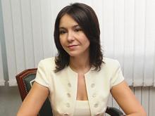 Депутат Госдумы Альфия Когогина вручает стипендии студентам, аспиранту и ученому