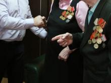 Стоматологи из поликлиники N2 поздравляют ветеранов с 70-летием Победы прямо дома