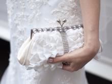 Тамада украл у невесты клатч с дорогим телефоном и драгоценностями