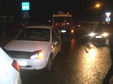 Во дворе дома в Набережных Челнах автомобиль сбил пешехода и скрылся