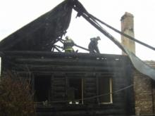 От удара молнии сгорел дом. Его потушили только за час