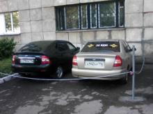 Возле дома 1/15 Нового города оборудована автостоянка для двоих