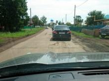 В Суровке позаботились о безопасности пешеходов, но забыли об автомобилистах