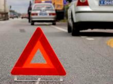 Лобовое столкновение и наезд на забор в пригороде Набережных Челнов - 4 человека доставлены в БСМП