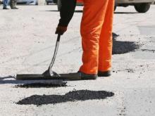 После статьи в 'Челны ЛТД' дорожники латают ямы на дороге на водозабор