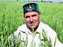 Минталип Минеханов начинал фермерство с 50 гектаров земли. Сейчас их у него 455
