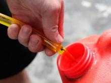 34-летний житель Нижнекамска сливал бензин с припаркованных в Набережных Челнах машин