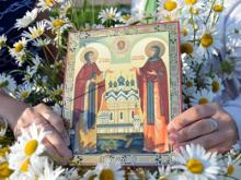 Православная молодежь убеждает челнинцев заменить День святого Валентина Днем св.Петра и Февронии