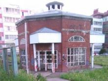 Заброшенное здание родника в 13-м комплексе исполком решил снести