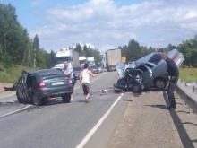 На трассе Елабуга - Пермь автоледи устроила смертельное ДТП