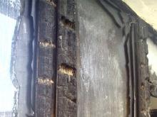 В Набережных Челнах из-за брошенного окурка выгорел балкон в многоквартирном доме 