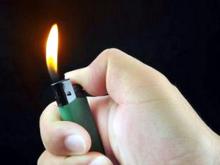 11-летний челнинец поджег зажигалкой пластиковую дверь на балконе