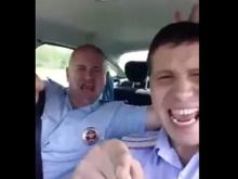 Поющих гаишников из Татарстана пригласили спеть на Дне полиции