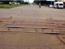 После жалобы в 'Народный контроль' отремонтировали трамвайный переезд на Московском проспекте