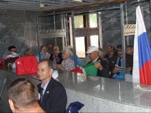 Челнинские коммунисты остались ночевать в здании администрации района и ожидают штурма