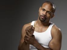 Темнокожий боксер становится гражданином России