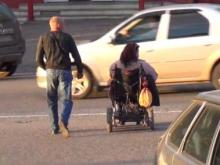 Жители 24-25 комплекса просят сделать для них пешеходный переход