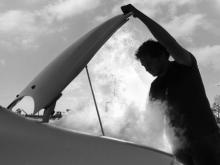 В Набережных Челнах возле седьмого комплекса загорелась иномарка