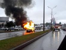 «Рено Дастер» загорелся из-за вспышки газа (+ съемка с места пожара)