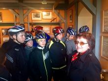 Для юных велосипедистов провели экскурсию по истории города