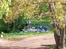 Набережную реки Мелекеска в Набережных Челнах опять засыпали мусором