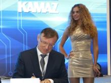 «Камазовские» девушки на Comtrans-2015